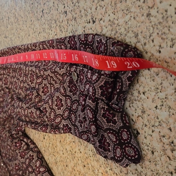 Westport Plus Size 3X Paisley Top V-Neck Geometric Pattern Flare Swing Hem - Picture 12 of 13